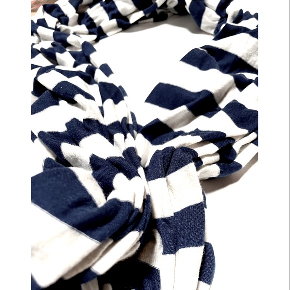 Victoria’s Secret Scarf - Picture 3 of 3